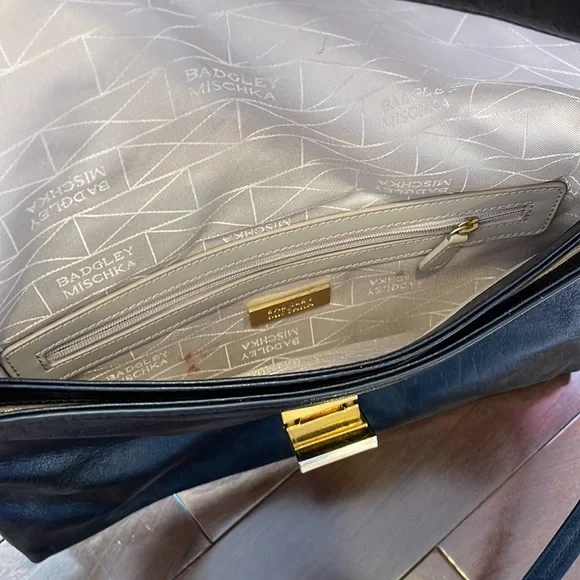 Badgley Mischka Clutch - Picture 4 of 9